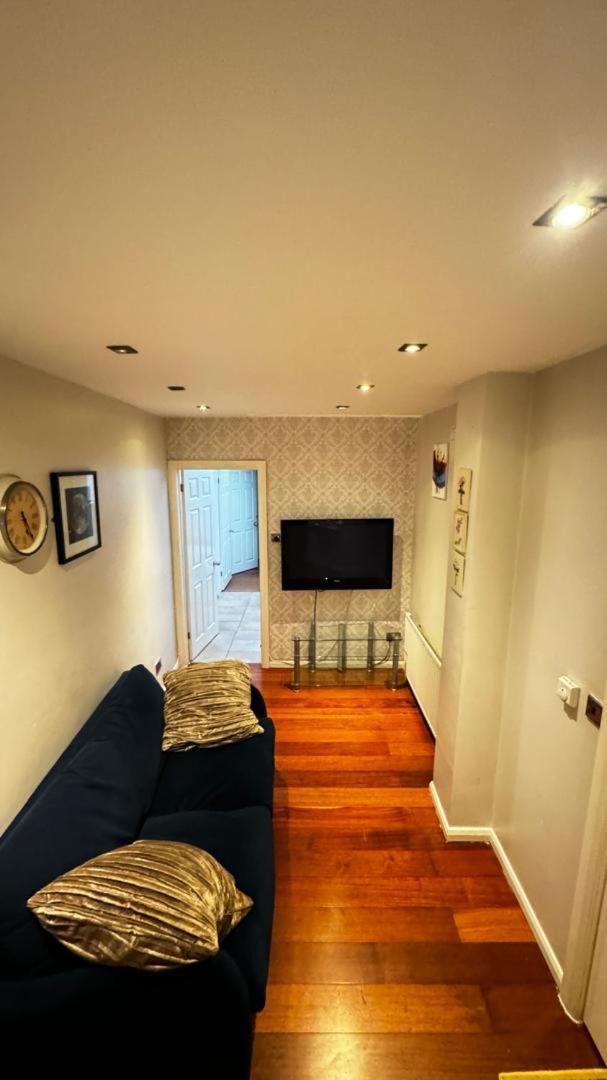 Eastbury Road Home Watford  Eksteriør bilde